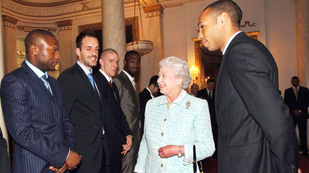 Queen Elizabeth Ii: Arsenal Stars Visited Buckingham Palace
