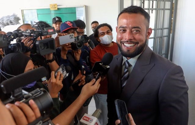 %Title&Amp; Zul Ariffin