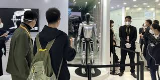 %Title&Amp; Tesla Bot
