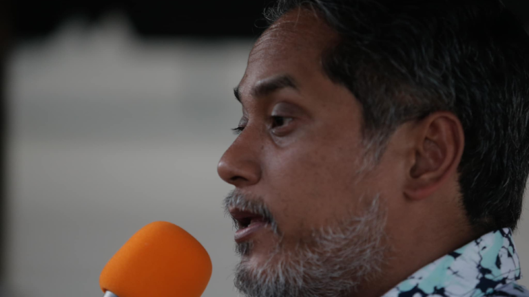 %Title&Amp; Khairy